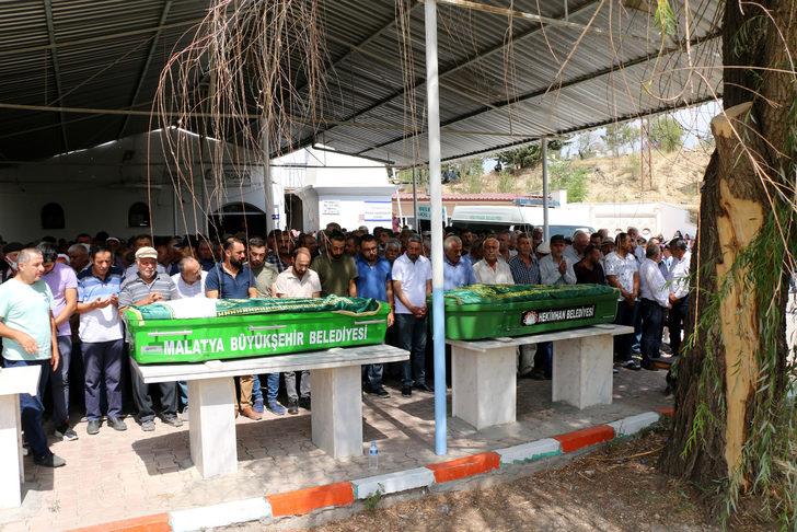 Sivas'ta kamyon ile minibüsün çarpışması sonucu ölenlerden 4'ünün cenazesi defnedildi G1