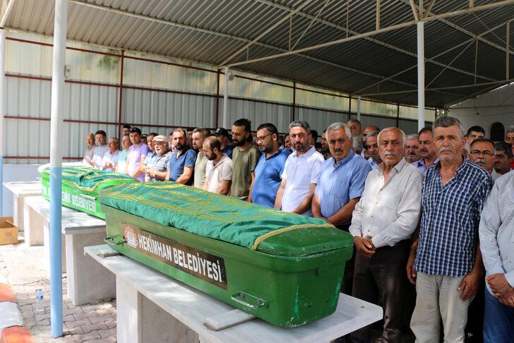 Sivas'ta kamyon ile minibüsün çarpışması sonucu ölenlerden 4'ünün cenazesi defnedildi G2