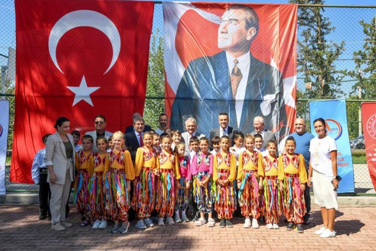 Antalya'da atıl vaziyetteki okullar, yaşam merkezlerine d&ouml;n&uuml;ş&uuml;yor