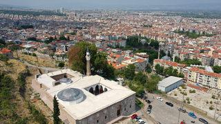 Manisa'da 656 yıllık Ulu Cami'de restorasyonun ardından ilk cuma namazı kılındı