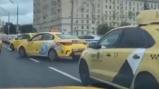 Rusya'nın başkentinde kaos! Uygulama hacklendi, bütün taksiler aynı adrese çağrıldı