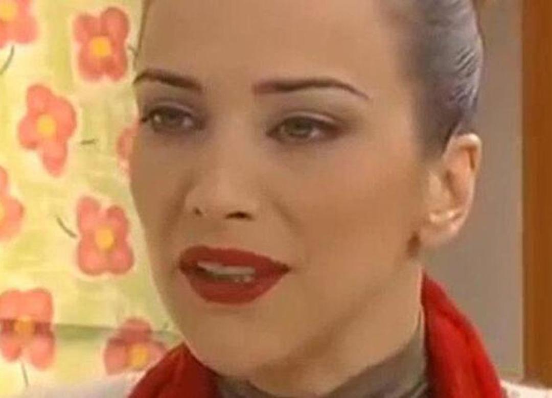 Yarım Elma'nın g&uuml;zeller g&uuml;zeli 'Yonca'sı Janset Pa&ccedil;al yıllara meydan okuyor!