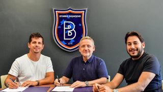 Emre Belözoğlu imzayı attı! 2023-24 sezonuna kadar...