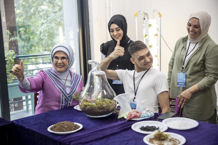 Emine Erdoğan, Türkiye'de yetişkin engellilere hizmet veren ilk halk eğitim merkezinin açılışını yaptı G3