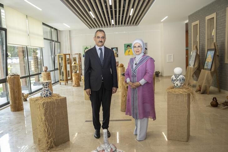 Emine Erdoğan, Türkiye'de yetişkin engellilere hizmet veren ilk halk eğitim merkezinin açılışını yaptı G4