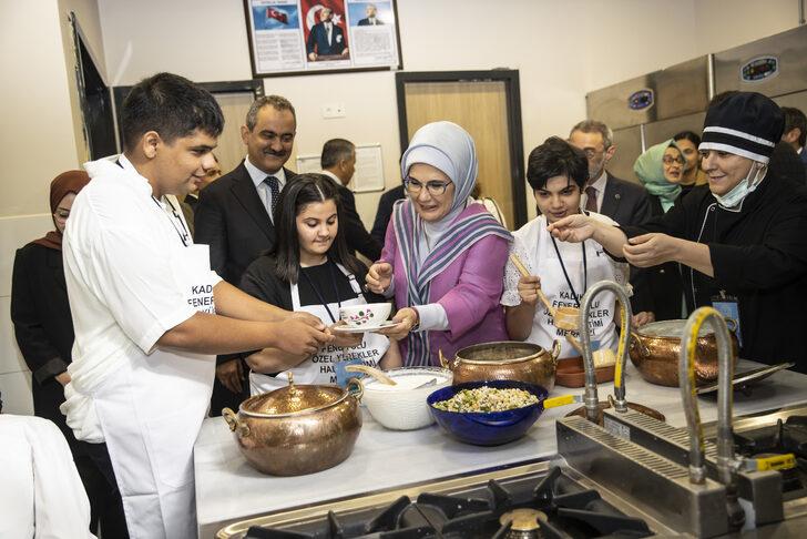 Emine Erdoğan, Türkiye'de yetişkin engellilere hizmet veren ilk halk eğitim merkezinin açılışını yaptı G5
