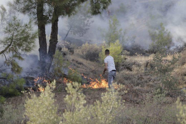 Hatay'da ormanlık alanda çıkan yangına müdahale ediliyor G5