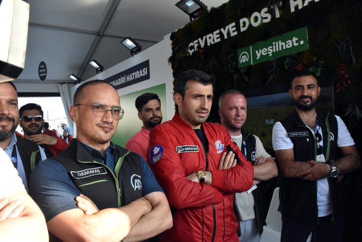 Selçuk Bayraktar, TEKNOFEST KARADENİZ'de AA standını ziyaret etti G1