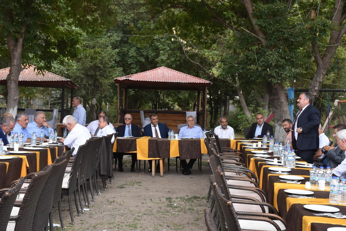 TESK Genel Başkanı Paland&ouml;ken: "Doğu Kapı'nın a&ccedil;ılmasıyla ekonomi canlanacak"