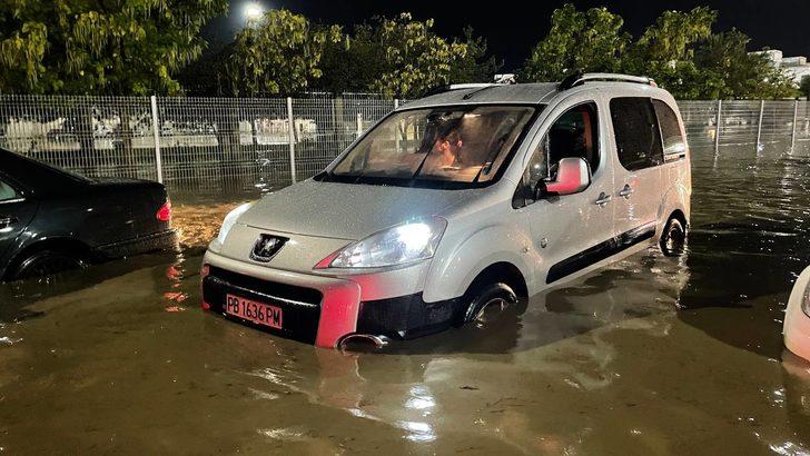 GÜNCELLEME - Kapıkule Gümrük Sahası'nı su bastı G2