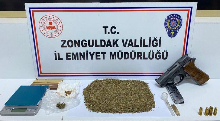 Zonguldak'ta uyuşturucu operasyonunda yakalanan 3 zanlıdan biri tutuklandı G1