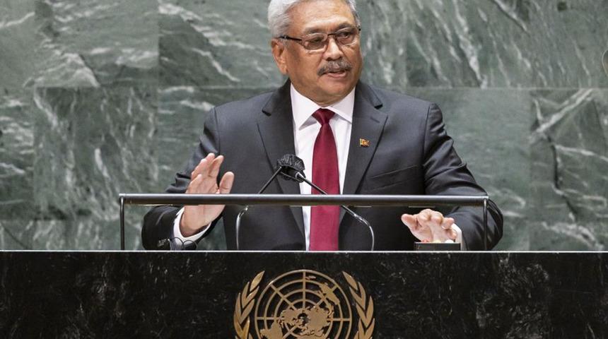 Sri Lanka'nın firari eski devlet başkanı Rajapaksa ülkesine döndü