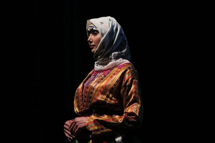 Sivas'ta "Geleneksel Giyim Kuşam" defilesi düzenlendi G2