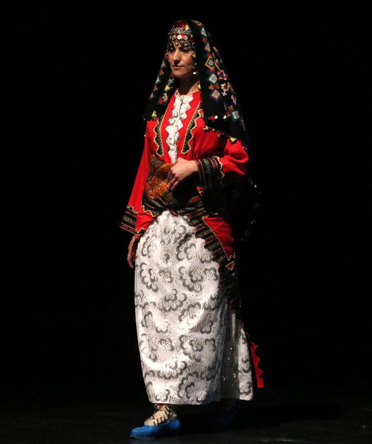 Sivas'ta "Geleneksel Giyim Kuşam" defilesi düzenlendi G3