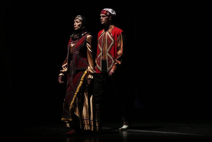 Sivas'ta "Geleneksel Giyim Kuşam" defilesi düzenlendi G5