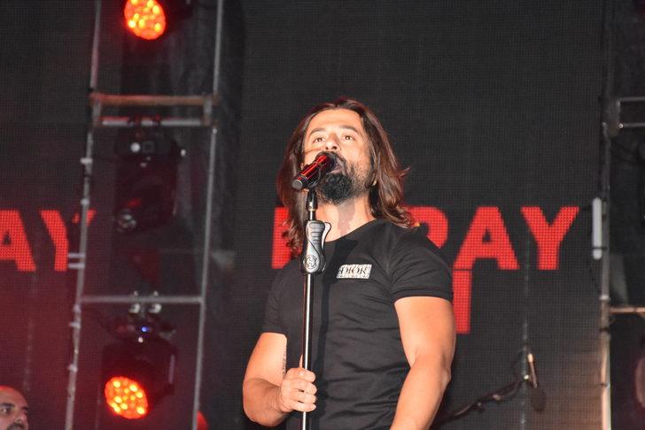 Türkiye MotoFest etkinliğinde Mary Jane ve Koray Avcı sahne aldı G3