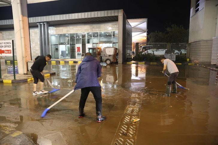 Kapıkule Gümrük Sahası'nda biriken su tahliye edildi G2