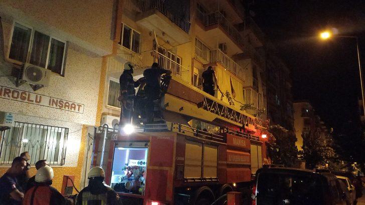 Manisa'da firari hükümlü evine itfaiye merdiveniyle giren polislerce yakalandı G5