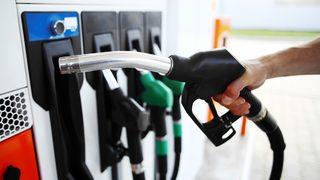 SON DAKİKA: Akaryakıt fiyatları yeniden değişti! Benzinde Mart sonrası bir ilk: Motorin fiyatları ise…