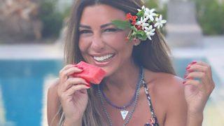 Hamdi Alkan'ın eski eşi Selen Görgüzel havuz kenarından mayolu pozuyla olay oldu! Hamdi neleri kaçırmış