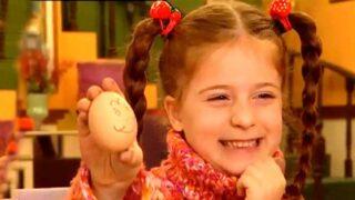 Sihirli Annem'in küçük Çilek'i Zeynep Özkaya'nın değişimi şaşırtıyor! Ünlü oyuncu sırt dekolteli elbisesiyle görenleri büyüledi