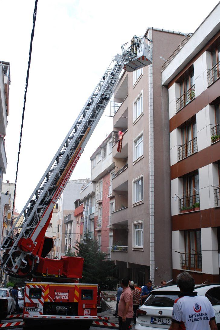 Maltepe'de apartmanın giriş katında çıkan yangın söndürüldü G5