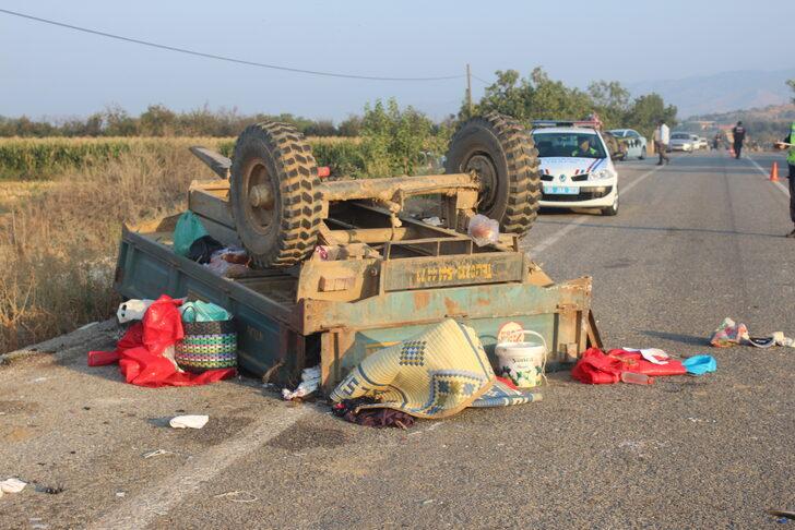 İzmir'de tarım işçilerini taşıyan traktörle kamyon çarpıştı, bir kişi öldü, 13 kişi yaralandı G3