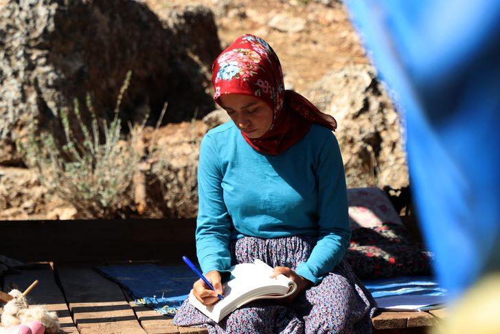 Akademisyen adayı Yörük kızı Elif kültürünü tanıtmak istiyor G2