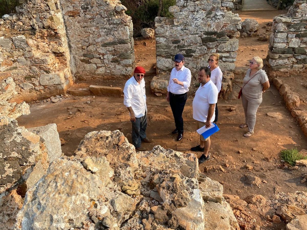 Sedir Adasındaki Kedrai Antik Kenti'nde kazı &ccedil;alışması s&uuml;r&uuml;yor