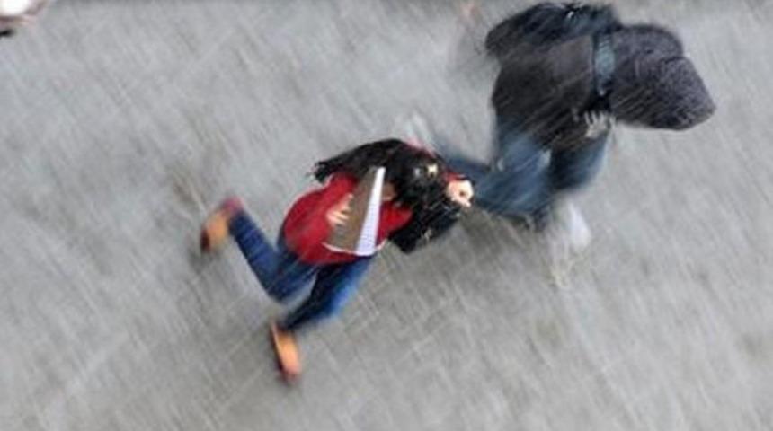 Meteoroloji Az Önce Uyardı Çok Şiddetli Geliyor Hangi İllerde Okullar Tatilmi Oluyor?