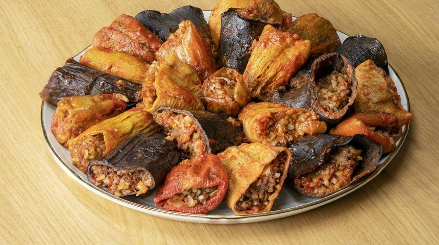 Masterchef kuru dolma nasıl yapılır? Zeytinyağlı kuru patlıcan, biber dolması tarifi