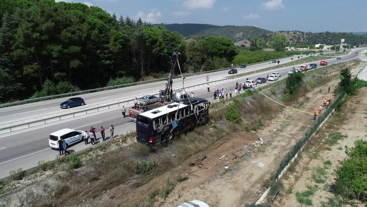 Çanakkale'de devrilen tur otobüsündeki 1 kişi öldü, 54 kişi yaralandı G4