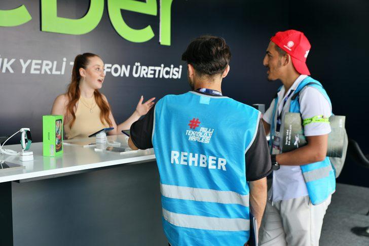 Reeder yeni akıllı cep telefonu modeli "S19 Max Pro"yu TEKNOFEST'te tanıtıyor G5