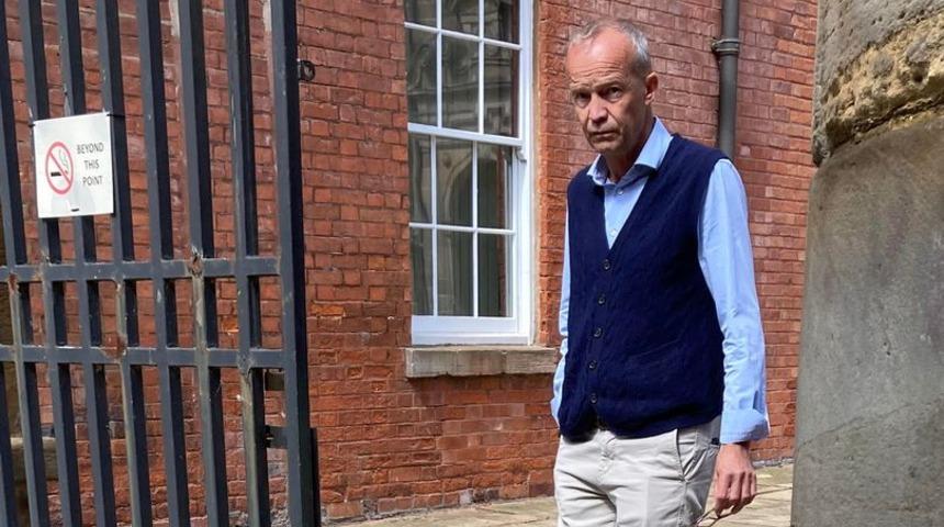 Mide bulandıran olay! Köpeğini kadınla cinsel ilişkiye zorladı... Savunması ‘pes’ dedirtti