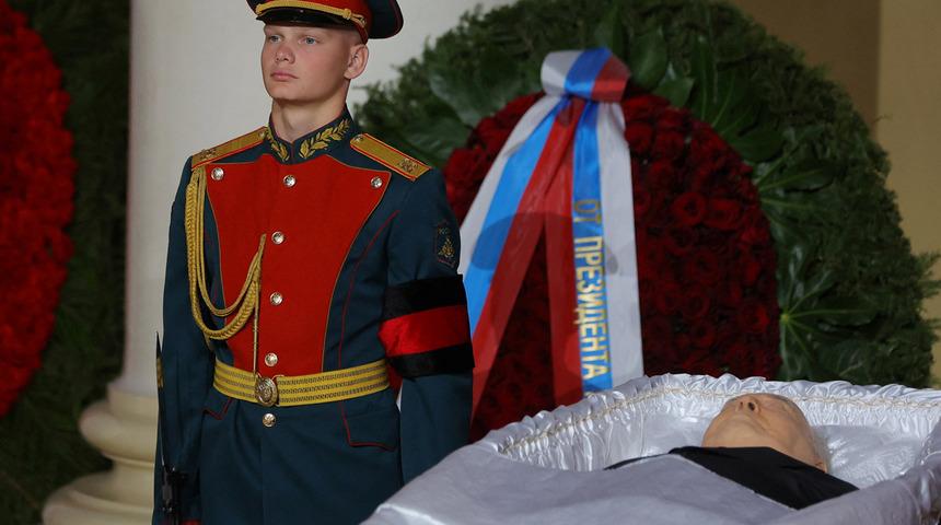  SSCB'nin son lideri Mihail Gorbaçov'a son veda! Akın ettiler