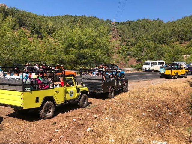 Muğla'da kurallara uymayan cip safari sürücülerine para cezası kesildi