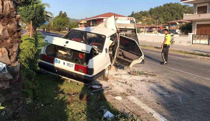 Muğla'da ağaca çarpan otomobilin sürücüsü öldü G1