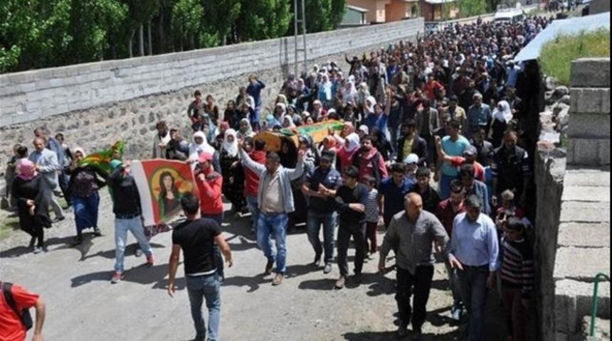 Şırnak'ta ölen teröristin cenazesine HDP Ağrı Milletvekili katıldı