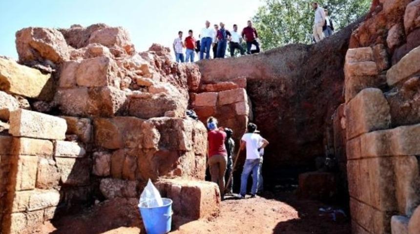 Ordu&rsquo;da 2 bin 100 yıllık Ana Tanrı&ccedil;a Kibele heykeli bulundu