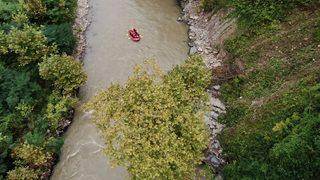 Adrenalin tutkunları Melen Çayı'nda rafting yaptı