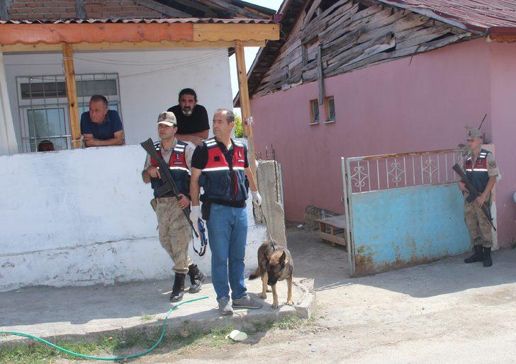 Amasya'da birlikte yaşadığı kişi tarafından silahla vurulan kadın ile oğlu öldü G3