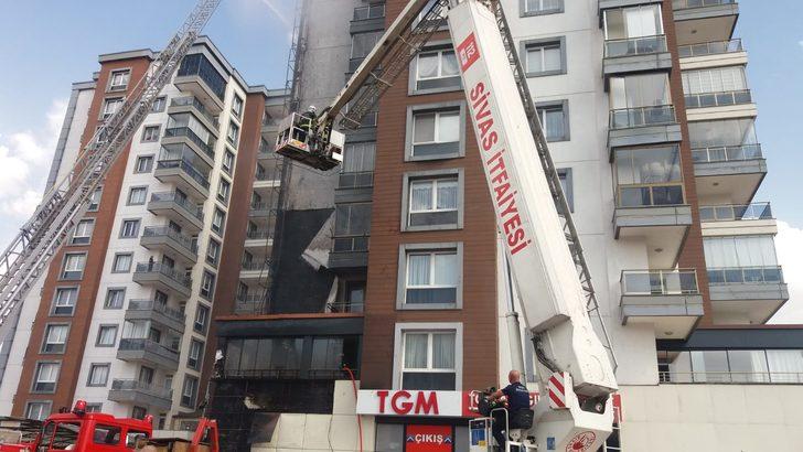 Sivas'ta apartman ve ev yangını hasara neden oldu G4