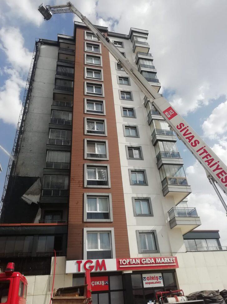 Sivas'ta apartman ve ev yangını hasara neden oldu G5