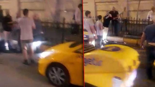 Takside dehşet anları! Turist kadını indirmeye çalıştı, şoförü darp etti! Kız arkada iki büklüm ağlıyordu