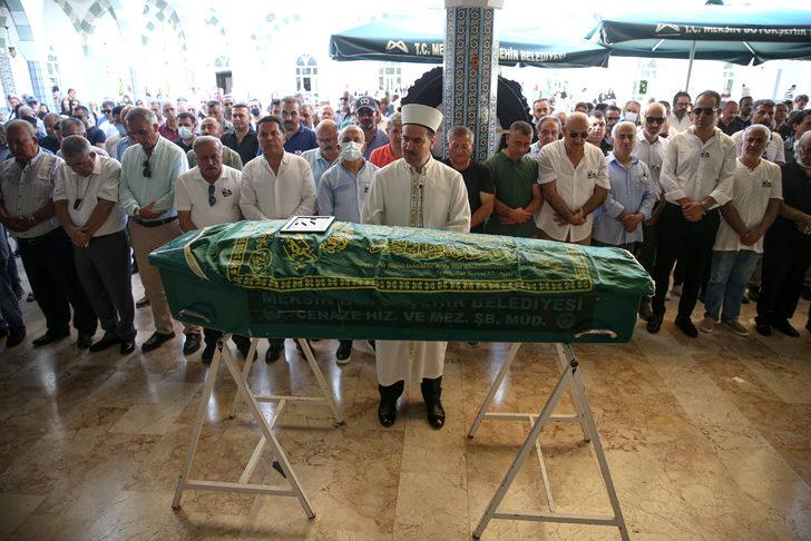 Kalp krizi sonucu hayatını kaybeden iş insanı Nasrullah Ayan'ın cenazesi Mersin'de defnedildi G3