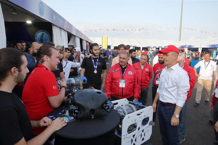 YÖK Başkanı Erol Özvar, TEKNOFEST KARADENİZ'de üniversite stantlarını gezdi G2