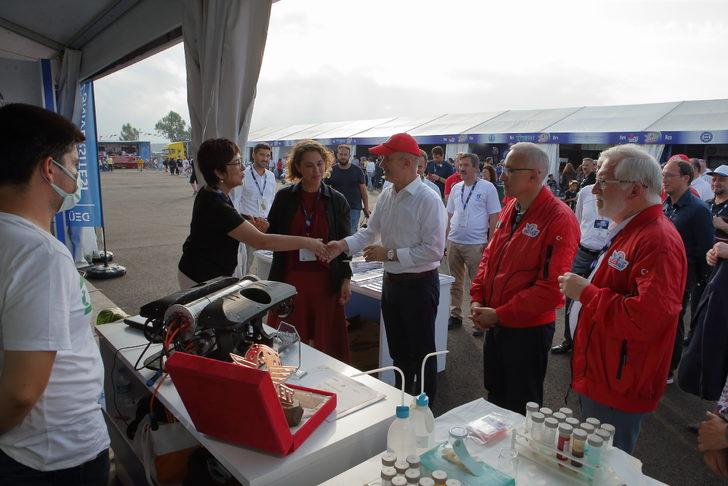 YÖK Başkanı Erol Özvar, TEKNOFEST KARADENİZ'de üniversite stantlarını gezdi G3