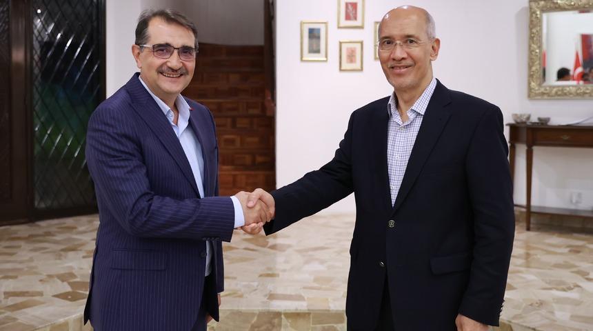 Enerji ve Tabii Kaynaklar Bakanı Dönmez, Petronas Başkanı Mohd Bakke Saleh ile görüştü