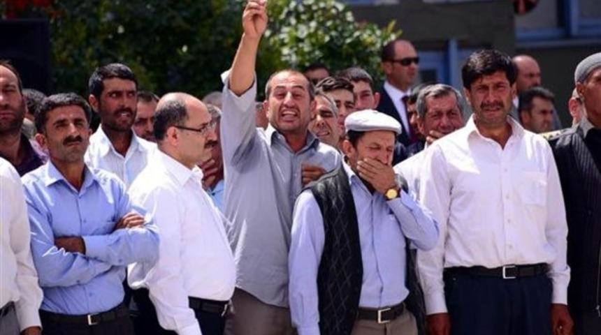 Şehit yakınının isyanı: "Genç kardeşimi gönderdim, cesedini alıyorum"