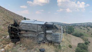 Afyonkarahisar'da şarampole devrilen otomobildeki 2 kişi öldü